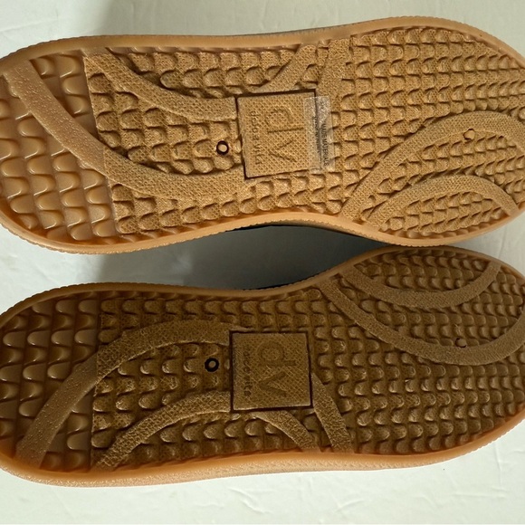 NWOT Dolce Vita White and Black Retro Modern Platform Trendy Sneakers Women 8.5 - Picture 10 of 11